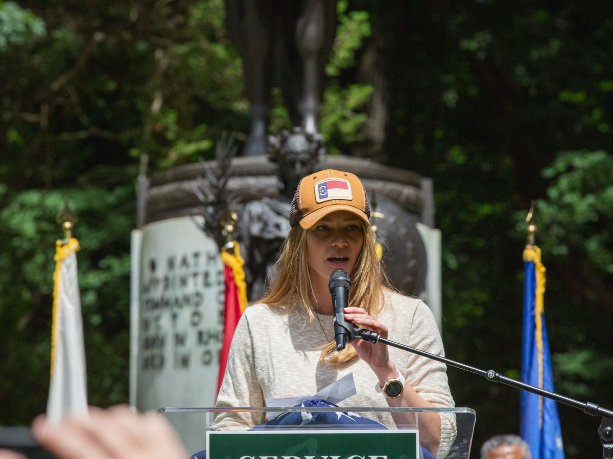 Shelane Etchison speaking at veterans event